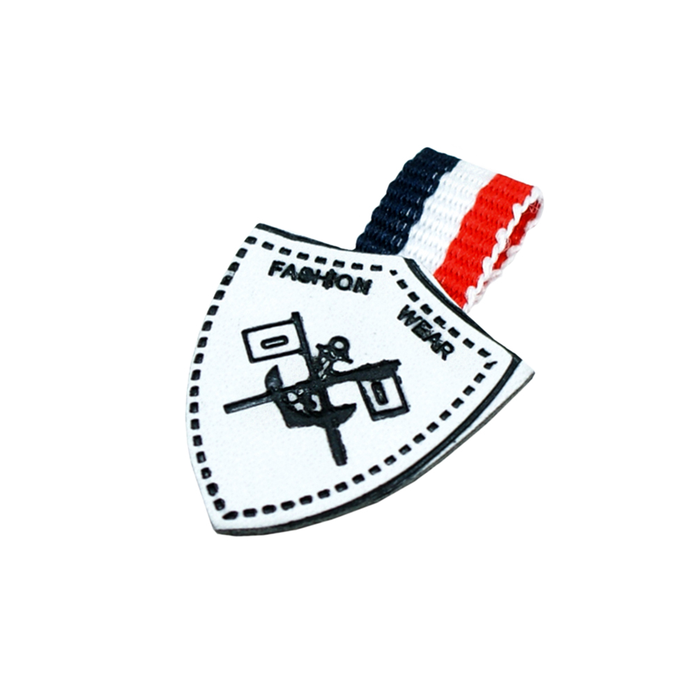 Лейба кожзам Fashion Wear якорь и флаги 22*34мм белая, черная, тесьма. Лейба Кожзам