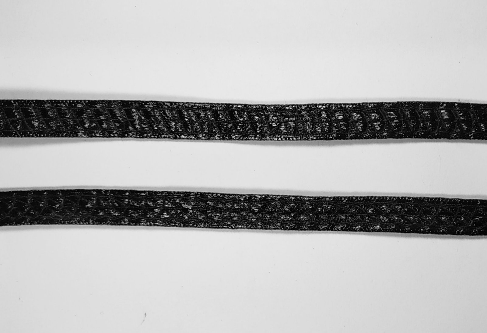 Тесьма к/з прошитая, толщина 1мм, ширина 9мм,  лак черный, 40м/уп. Тесьма Кожзам, Кожа