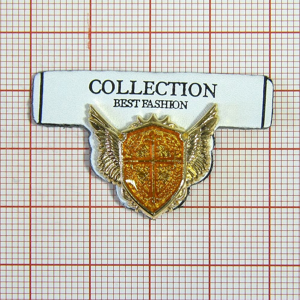 Лейба кожзам COLLECTION Герб 40*35мм белая, черный, GOLD наклейка, оранжевый клей. Лейба Кожзам