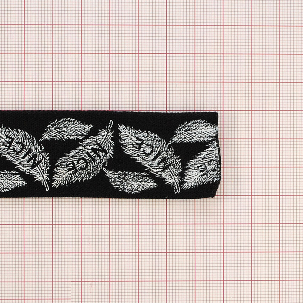 Резинка Nice перья 3см черный фон и белые перья, ярд. Резинка