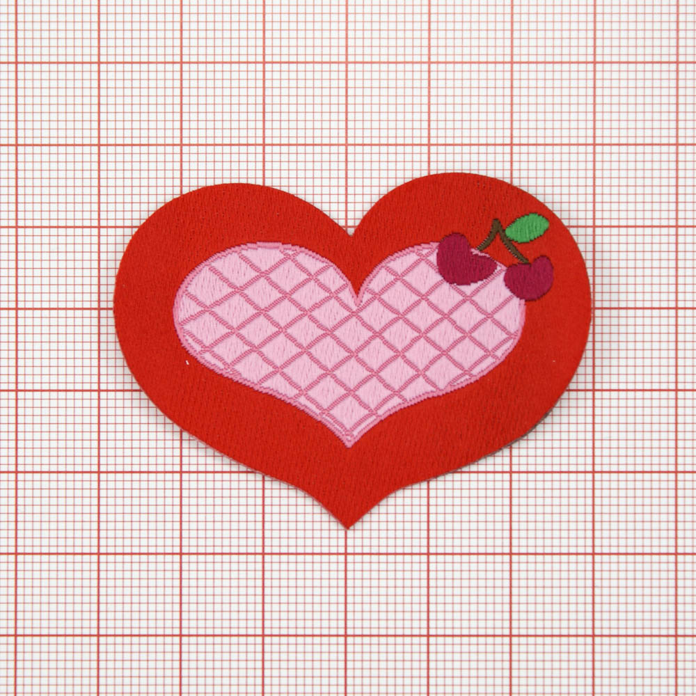 Нашивка тканевая Сердце с вишенкой 58х41мм, с оверлоком /atkisatin/, шт. Нашивка Детская
