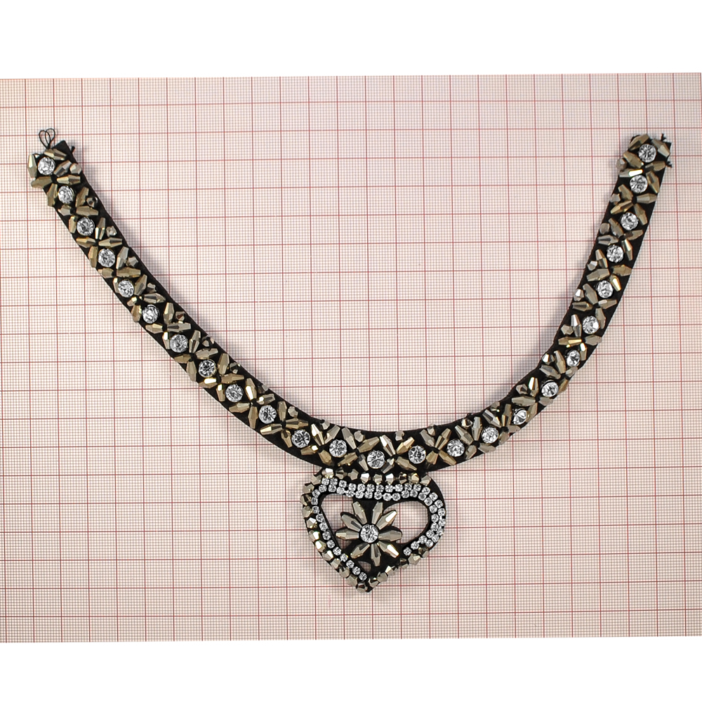 Воротник Сердечко черный войлок, бисер металлик, белые камни, шт. Воротники