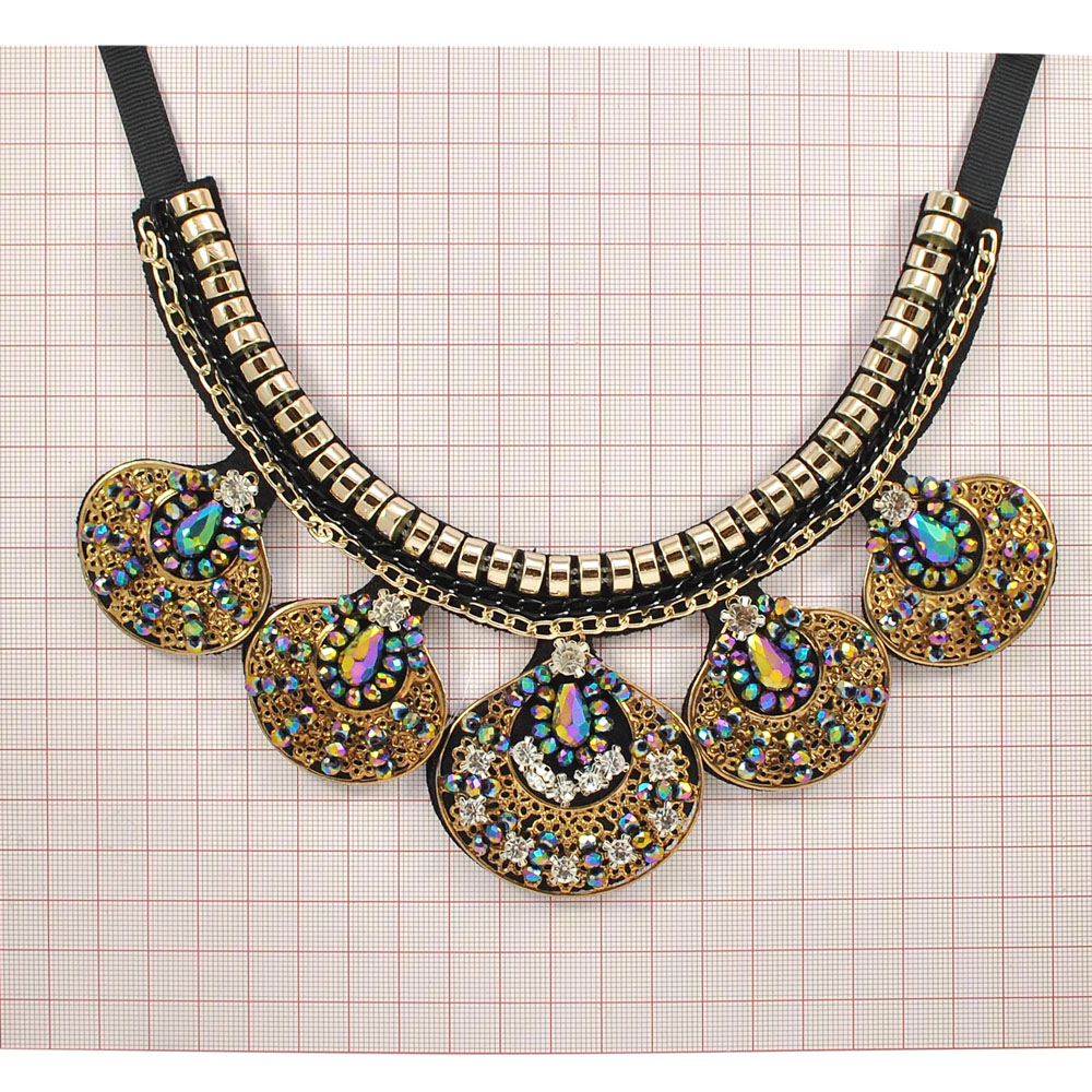 Воротник завязки, черный войлок, цепи, черный АВ пластик камни, белые камни, шт. Воротники