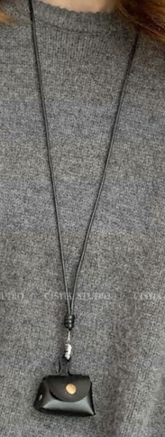 Украшение на шею Сумочка (на шнурке), черный, шт. Украшения
