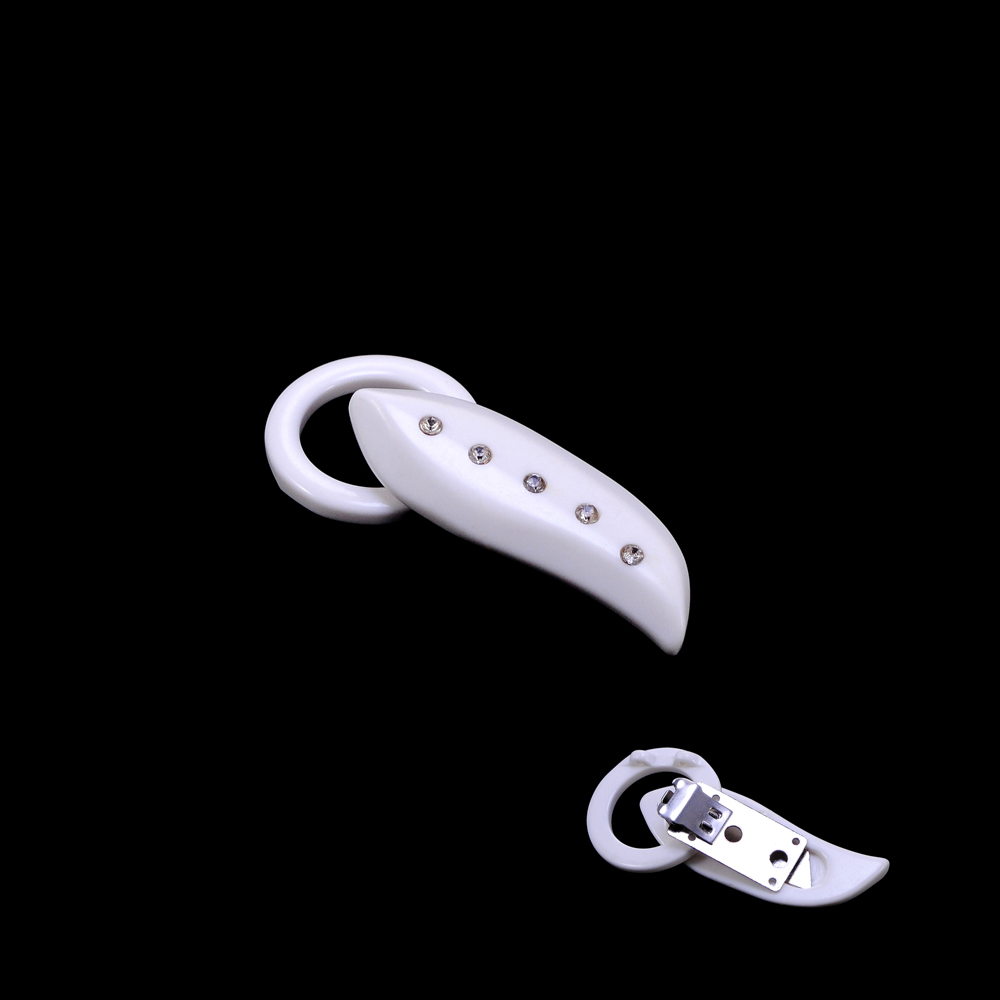 Крючок декоративный с камнями большой белый. Крючки