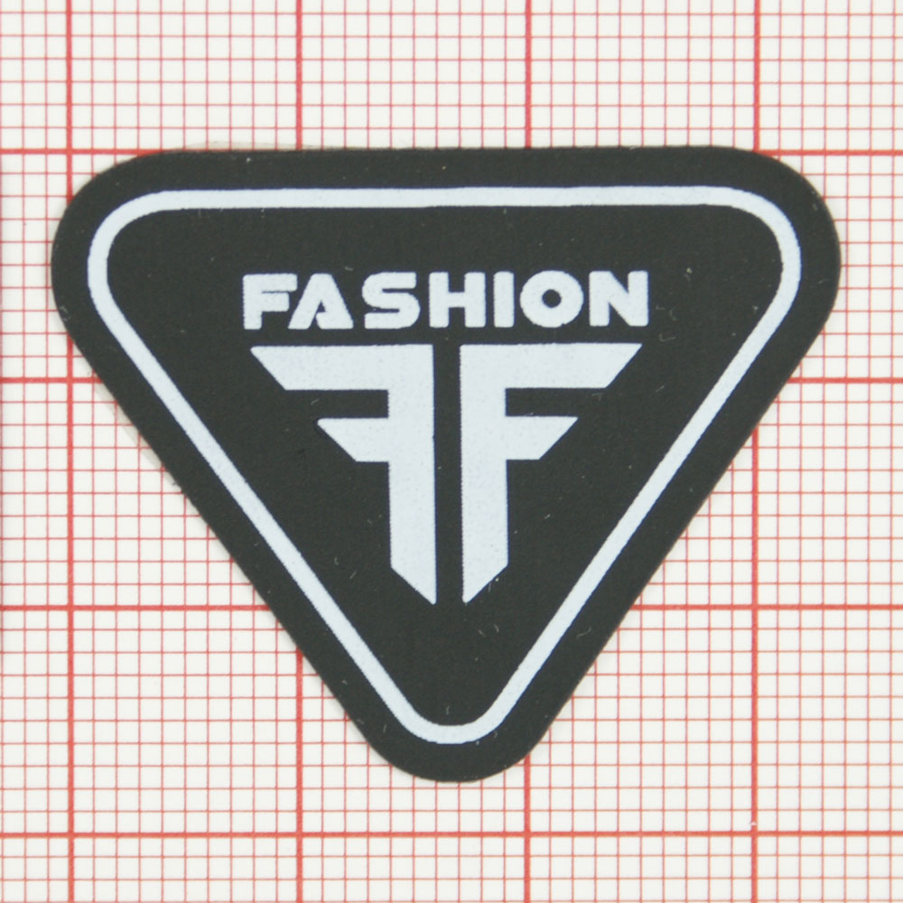 Лейба резиновая Fashion треугольник 27*35мм черный фон, белые буквы, шт. Лейба Резина