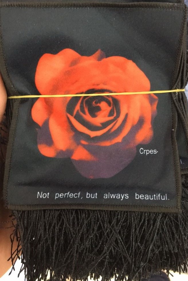 Аппликация пришивная Роза бахрома 21*25см черно-красная, шт. Аппликации Пришивные Постер