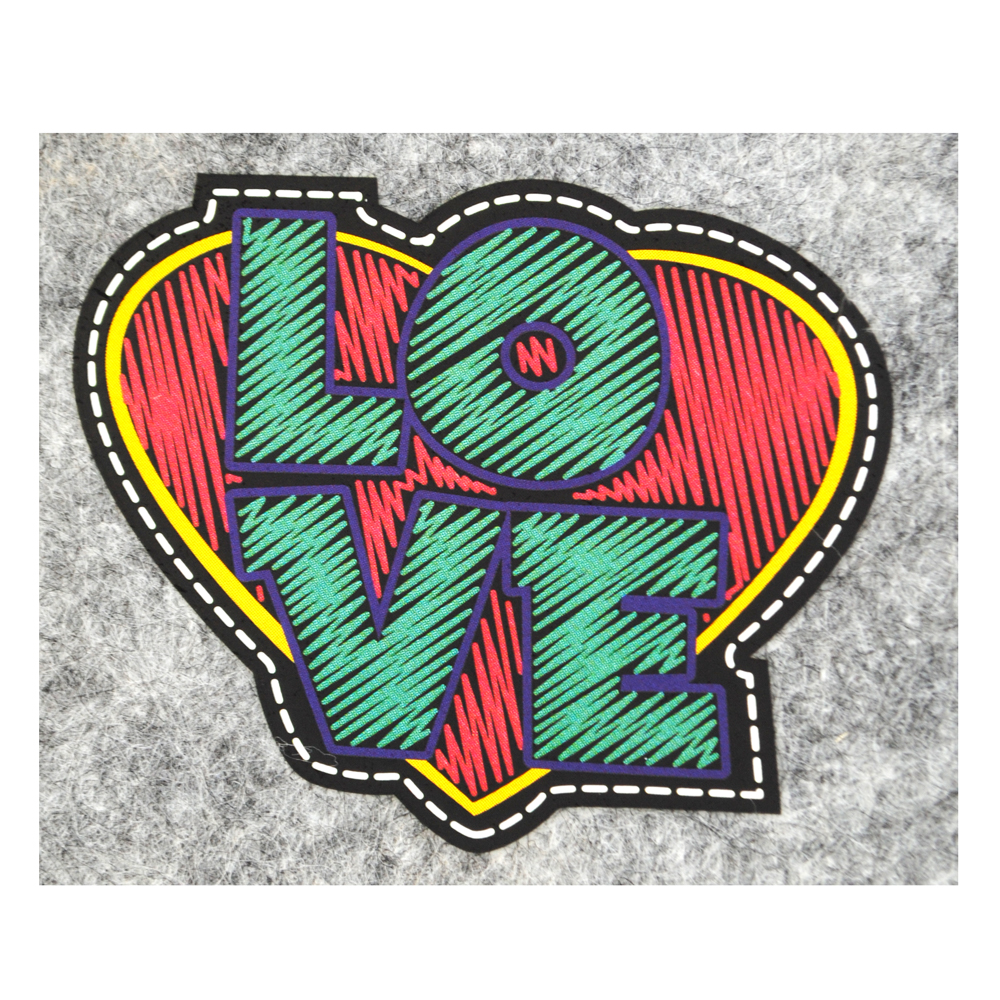 Термоаппликация резиновая Love на сердце, 6,52*5,4см, голубой, желтый, красный, шт. Термопереводки Сердца и Губы