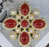 Брошь Геометрия, золото, красный, камни, бусины, шт . Броши