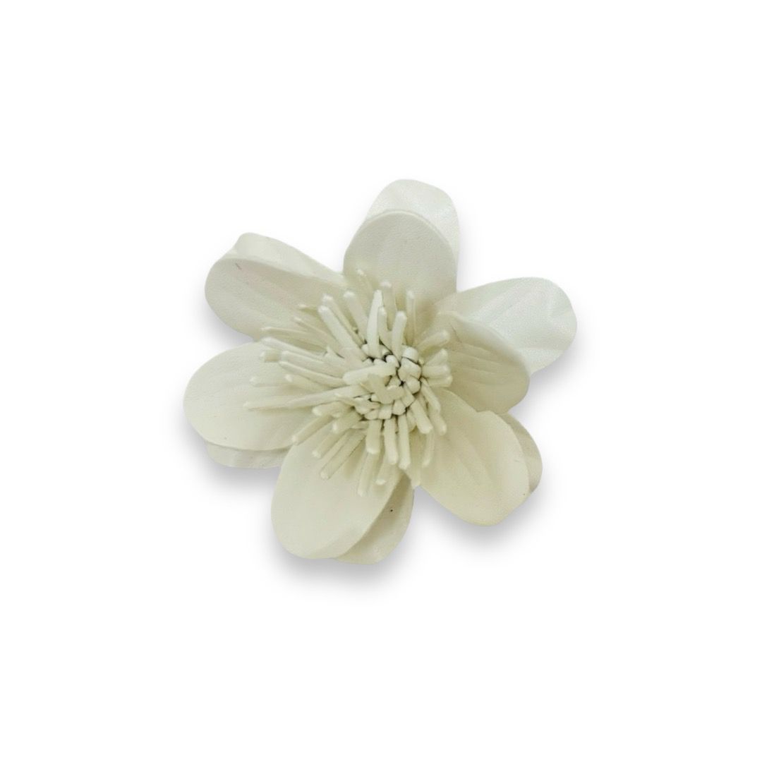 Шеврон кожзам пришивной Мак, 9*9см, белый, шт. Нашивка Кожзам