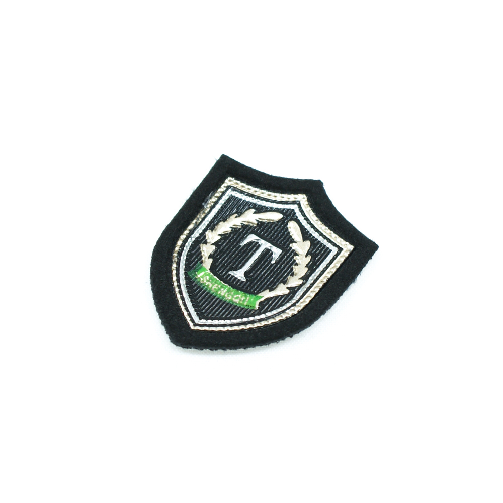 Нашивка тканевая резиновая накладка Т черный (№8). Нашивка Ткань