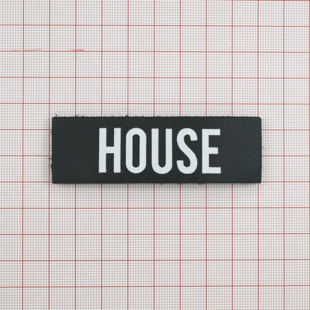 Нашивка тканевая на липучке House 8*2.5см прямоугольной формы, черная, белая, шт. Нашивка Липучка