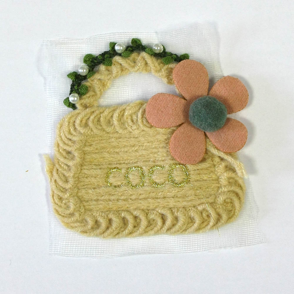 Аппликация вязаная пришивная Сумка COCO 7*7,5см Правый бежево-розовый цветок, золотой люрекс, белый жемчуг, шт. Аппликации Пришивные Кружевные Вязаные