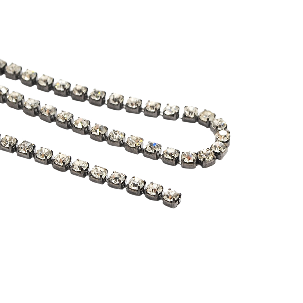 Тесьма стразы SS6, никель блек, белые камни, ярд. Тесьма из страз