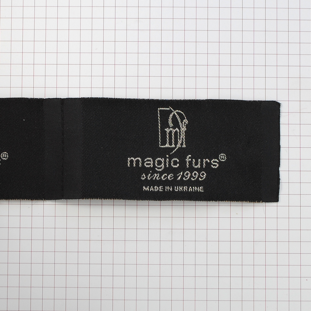 Этикетка тк.выш. Magic Furs 4.5см черная, люр.серебро/ 100м. Вышивка / этикетка тканевая