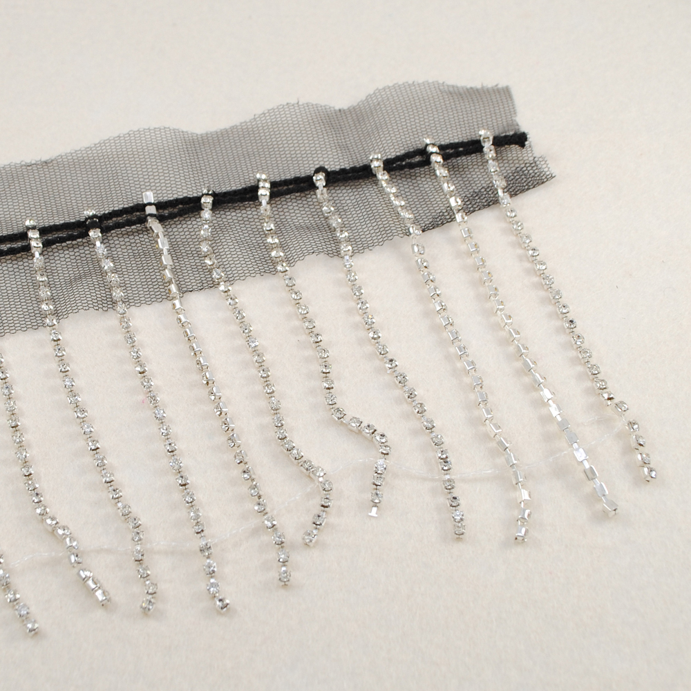 Бахрома из страз на сетке, черная основа, никель, бел.камни, 10см, ярд. Тесьма из страз