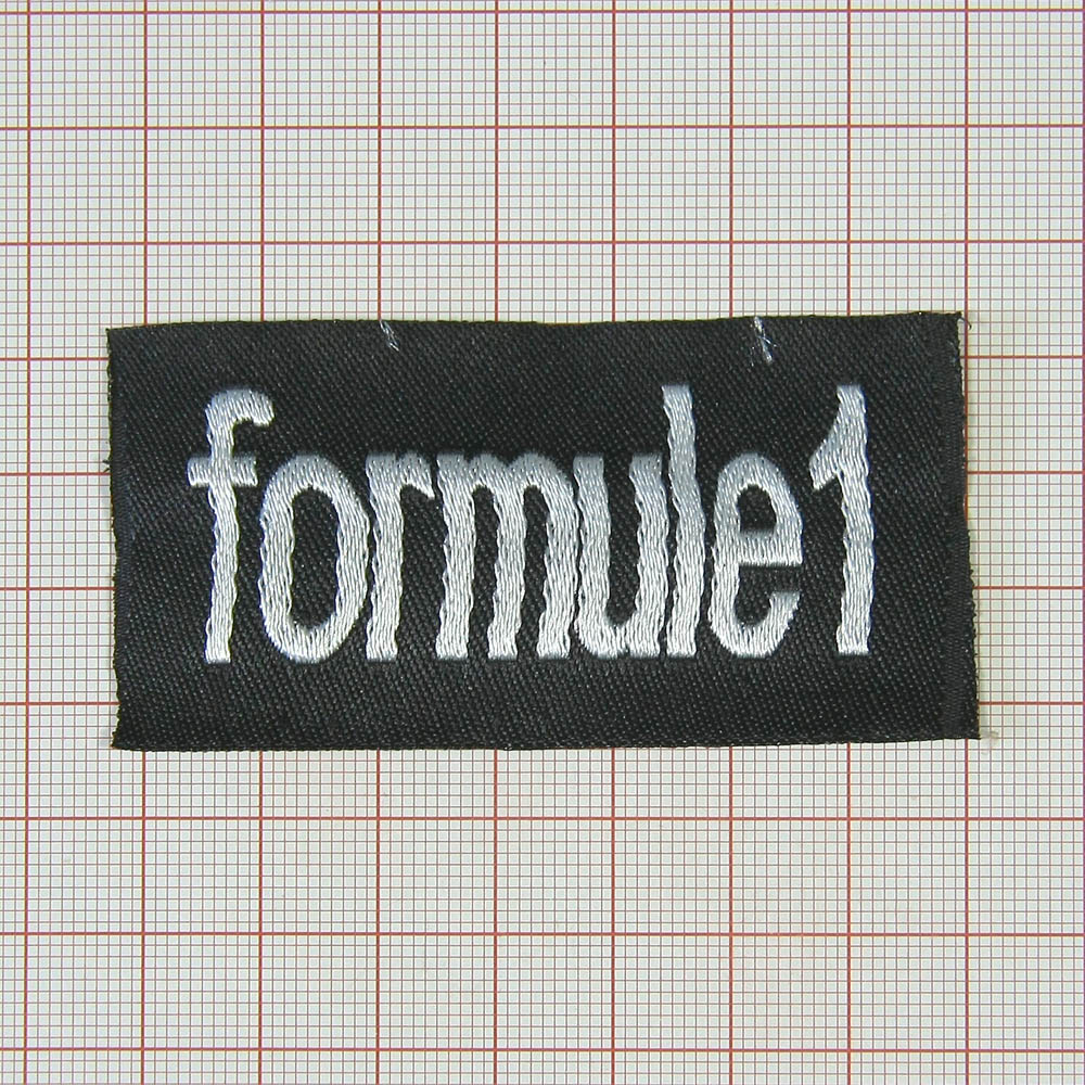 Нашивка Formula 1 7,3*3,7см, черный фон. Шеврон Нашивка