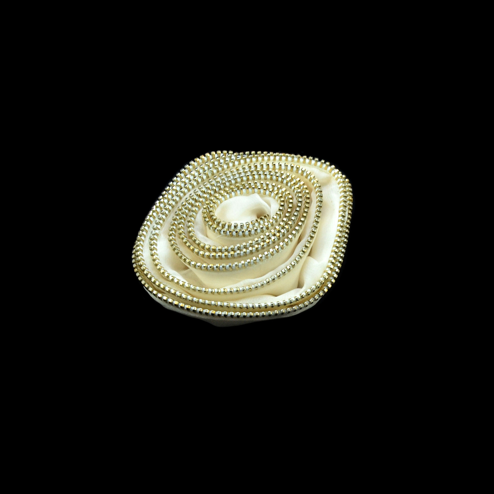 Аппликация декор №182 РОЗА беж,  Окантовка золот. змейка. Аппликация Декор