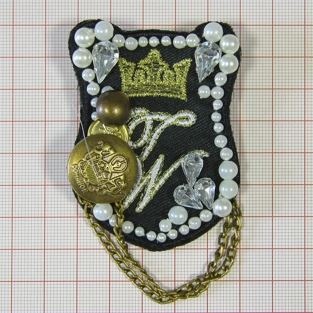 Брошь № 21а корона люрекс золото (черный войлок), пуговица, жемчуг, стразы, цепи, шт. Броши