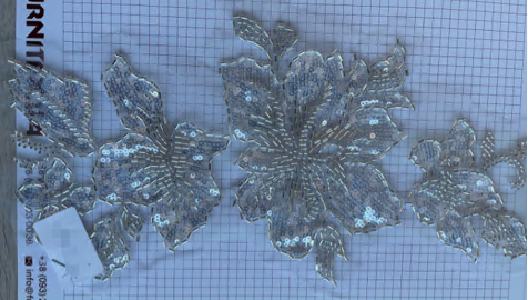 Аппликация пришивная с бисером и пайетками Цветы, серебро, шт. Аппликации Пришивные Цветы Банты