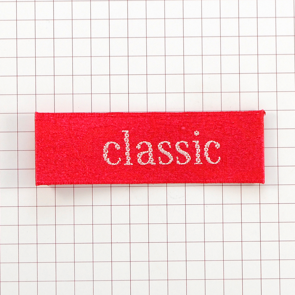 Этикетка тканевая вышитая шт. Classic красная 2*6см , шт. Вышивка / этикетка тканевая