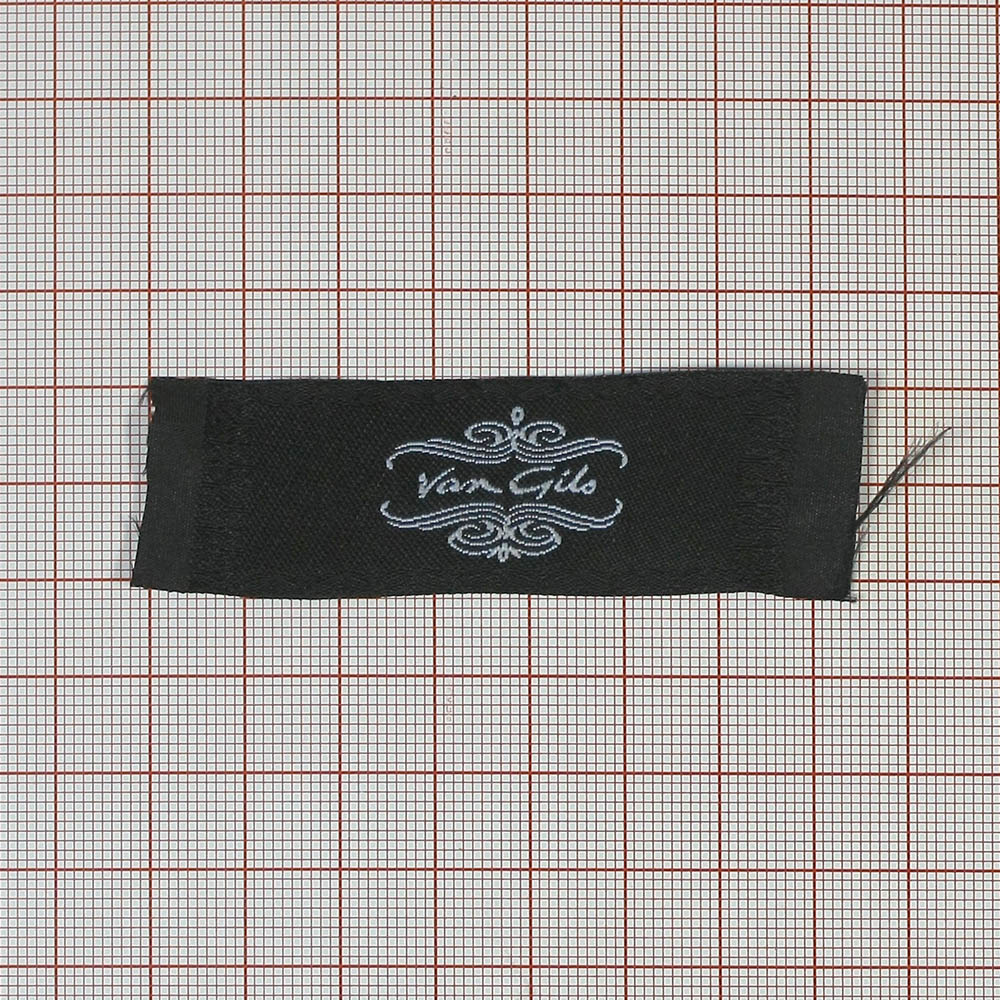 Этикетка тканевая вышитая Van Gils №6, черная, белый лого. Вышивка / этикетка тканевая