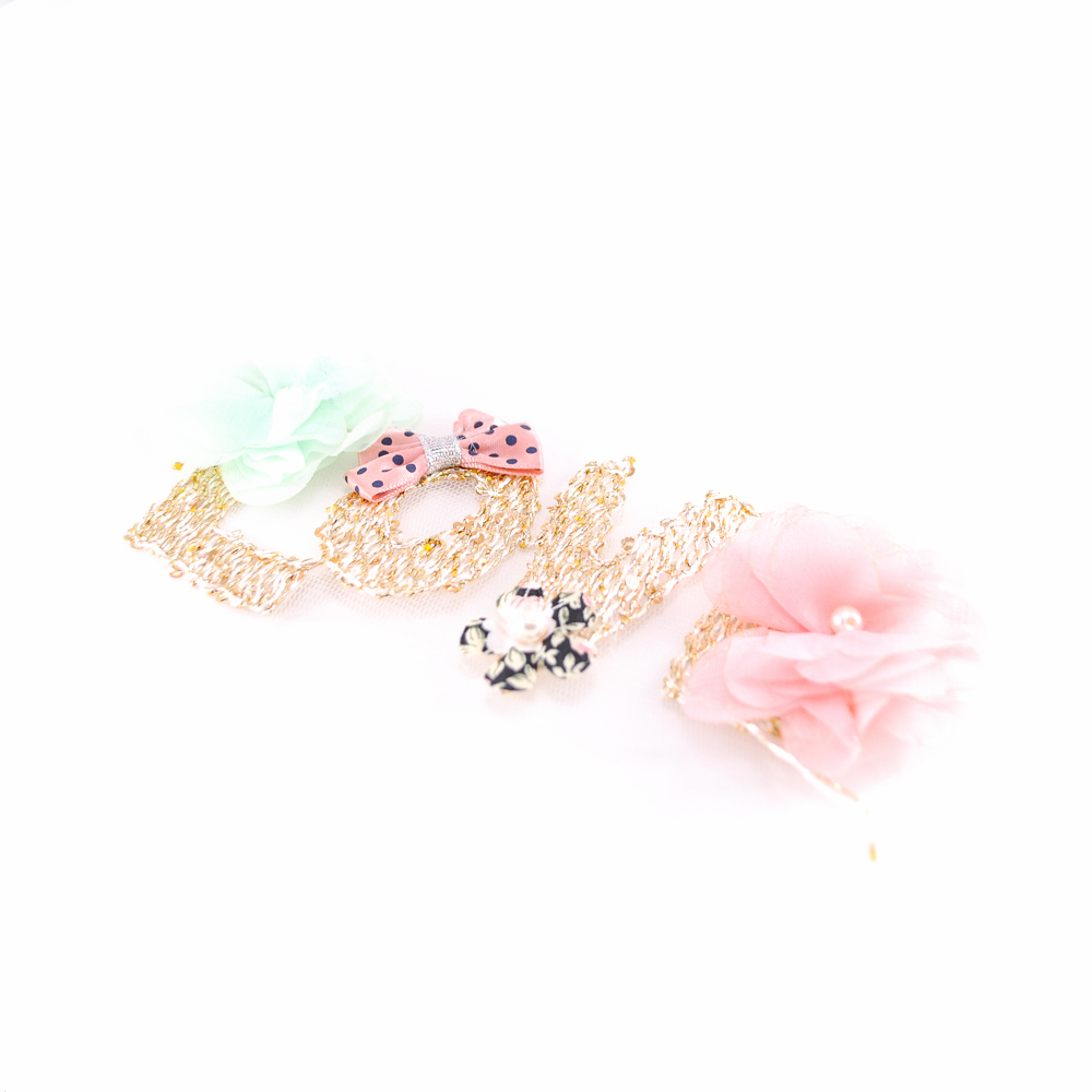 Аппликация вязаная пришивная LOVE буквы Два пиона 21*9см бело-золотой, светло-салатный, светло-розовый, розоый в синий горошек бант, шт. Аппликации Пришивные Кружевные Вязаные