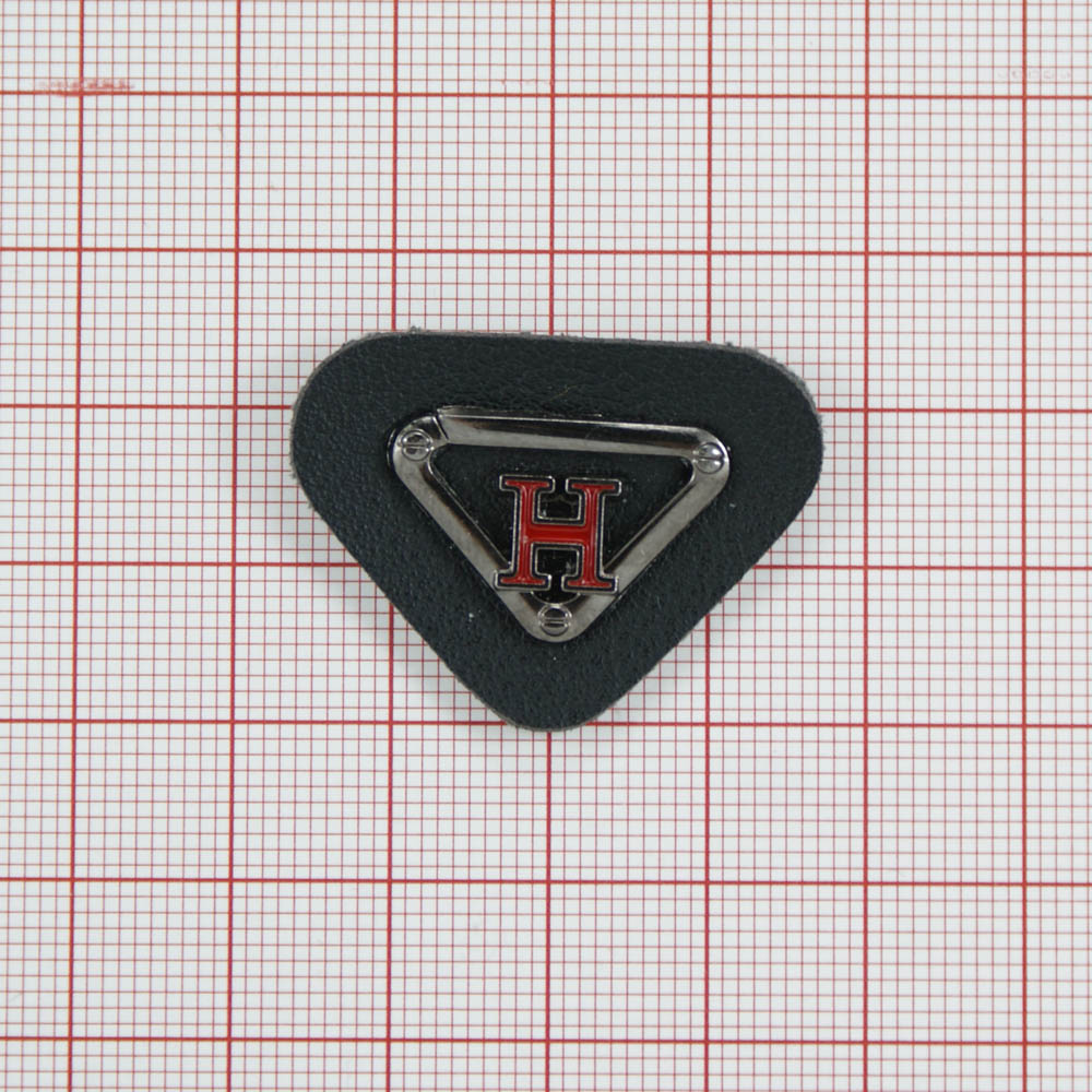 Лейба п/у H 34*28 мм,треугольная черная, блек никель, красная эмаль. Лейба Кожзам
