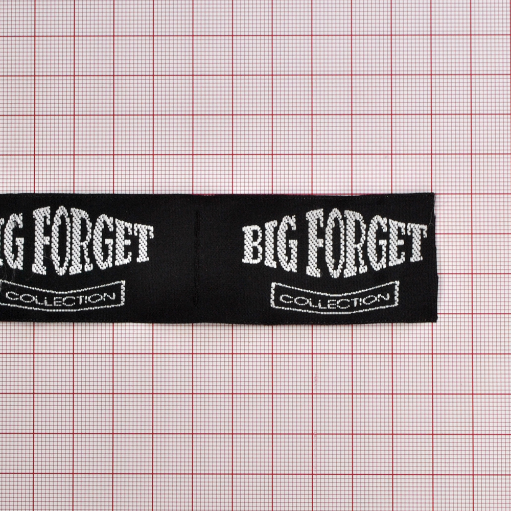 Этикетка тканевая вышитая Big Forget. Вышивка / этикетка тканевая