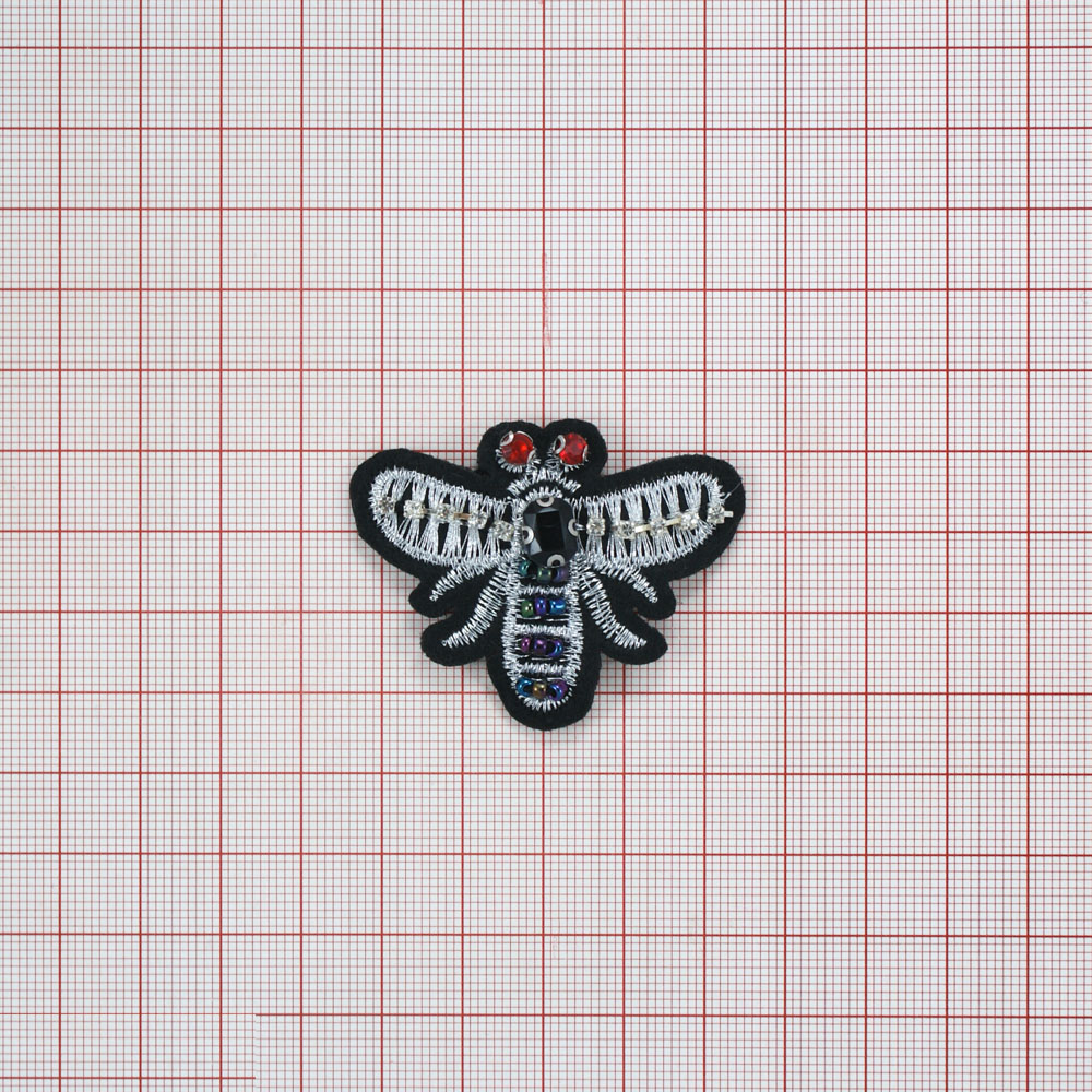 Аппликация пришивная бисер Муха черно-серебряная 5*4см черный, вышивка серебро, белый, красные камни, цветной бисер. Аппликации Пришивные Стразы, Бисер, Металл