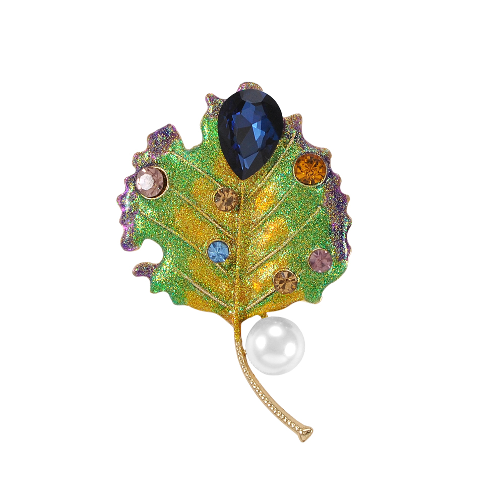 Брошь Кленовый лист золото, цветная эмаль, белый жемчуг, фиолетовые большие камни, желтые, белые, сиреневые маленькие камни. Броши