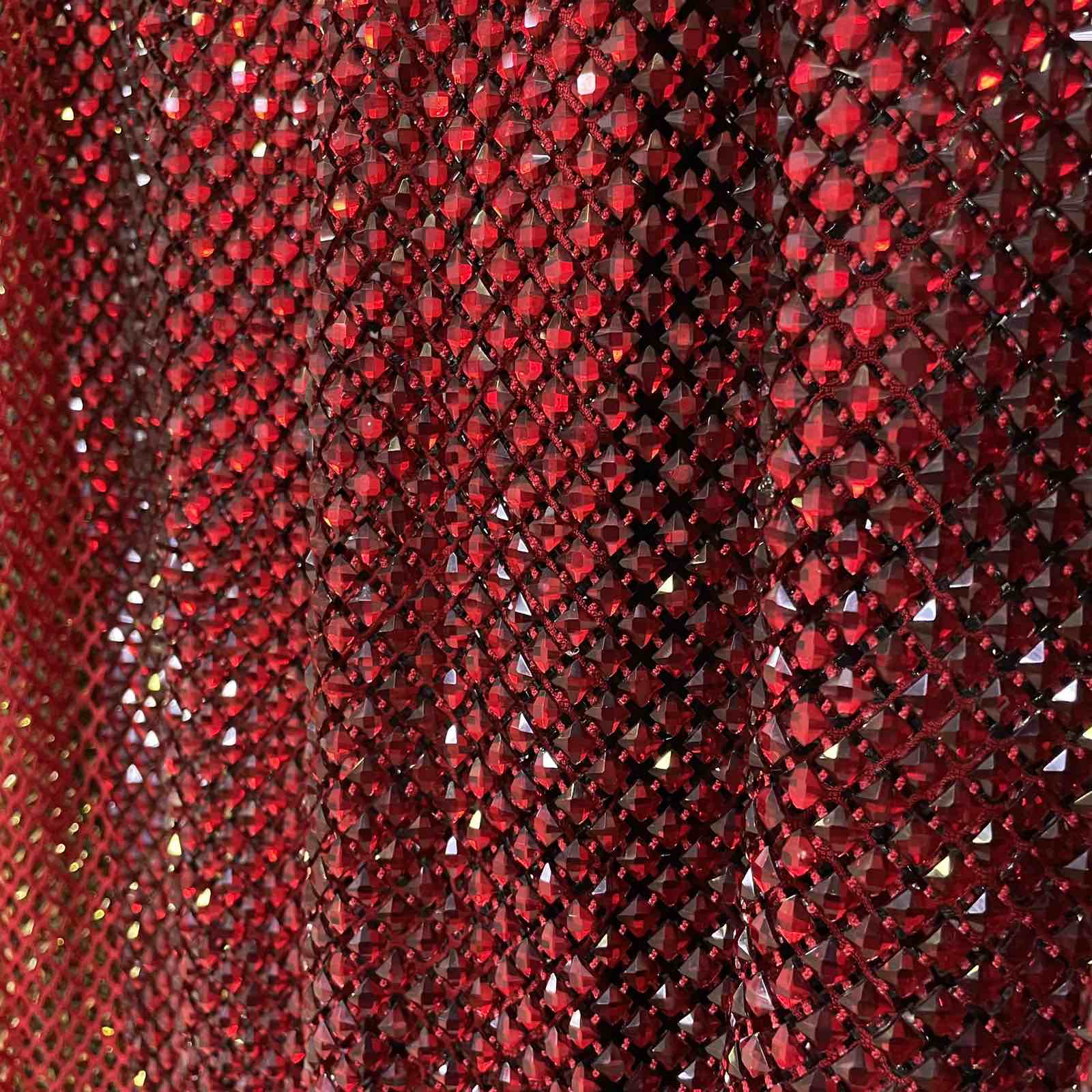Сеть из страз "квадрат", 130см., красный, ярд. Сеть со стразами