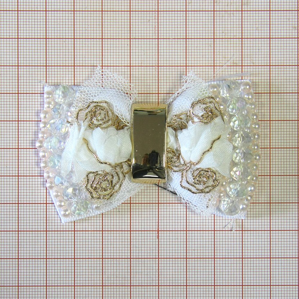Аппликация декор обувная 49 БАНТ белый, вышит. розы, бел. жемчуг, шт. Аппликации Пришивные Цветы Банты