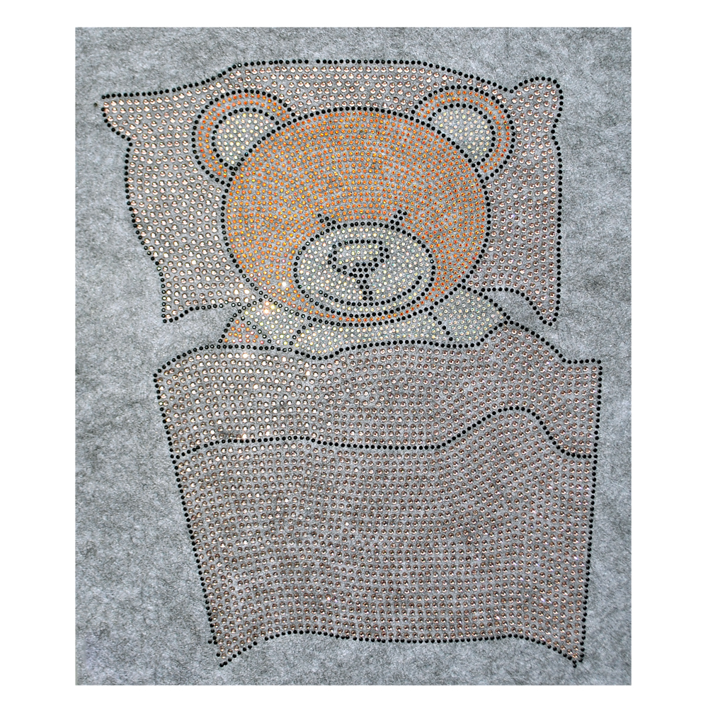 Термоаппликация из страз Мишка в кровати 30*24см, черный, сиреневый, золото, серебро, шт. Аппликации клеевые Рисунки из страз