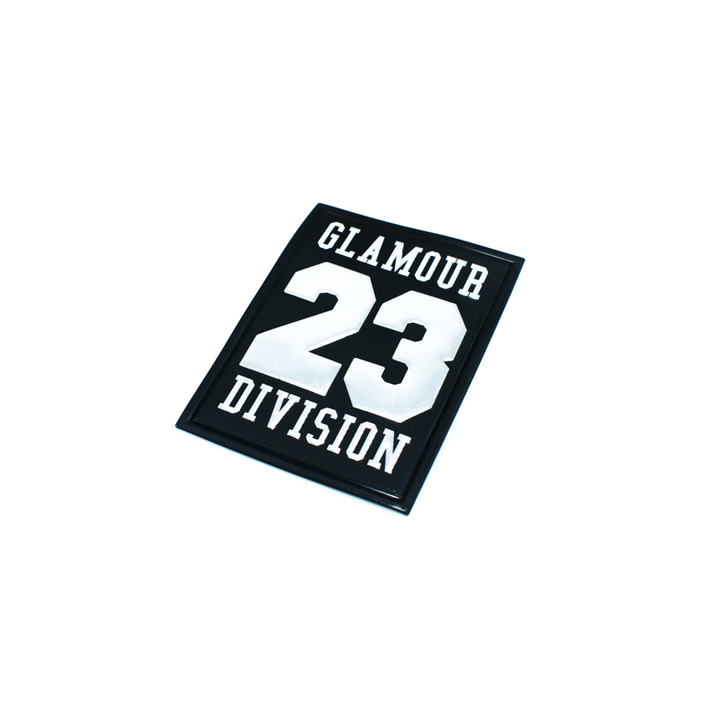 Лейба пластик GLAMOUR 23 квадрат 5.5*7.5см черный, серебро. Лейба кожзам, нубук