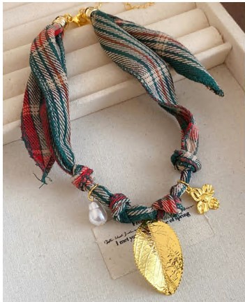 Ожерелье тканевое Лист, 42*8см, золото, клетка, бусины, шт. Украшения