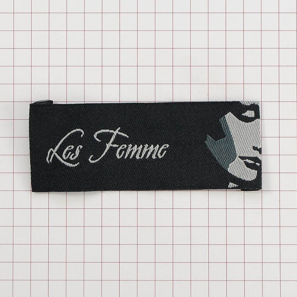 Этикетка тканевая вышитая шт. Les Famme 2,5*7см черная, серый, шт. Вышивка / этикетка тканевая