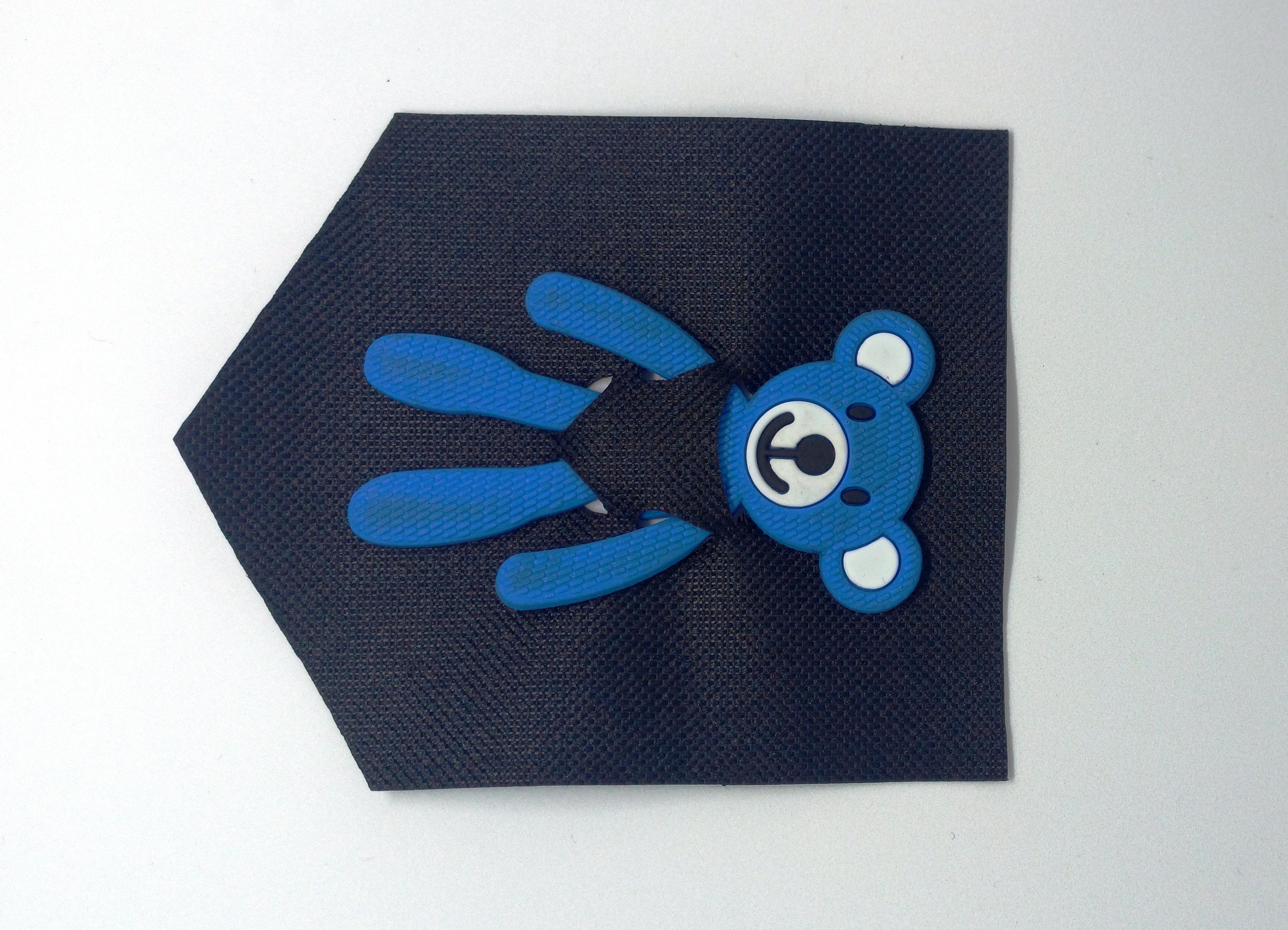 Лейба ткань и резина Мишка в кармане, 8,8*10,5см, черный, синий, шт. Лейба Ткань