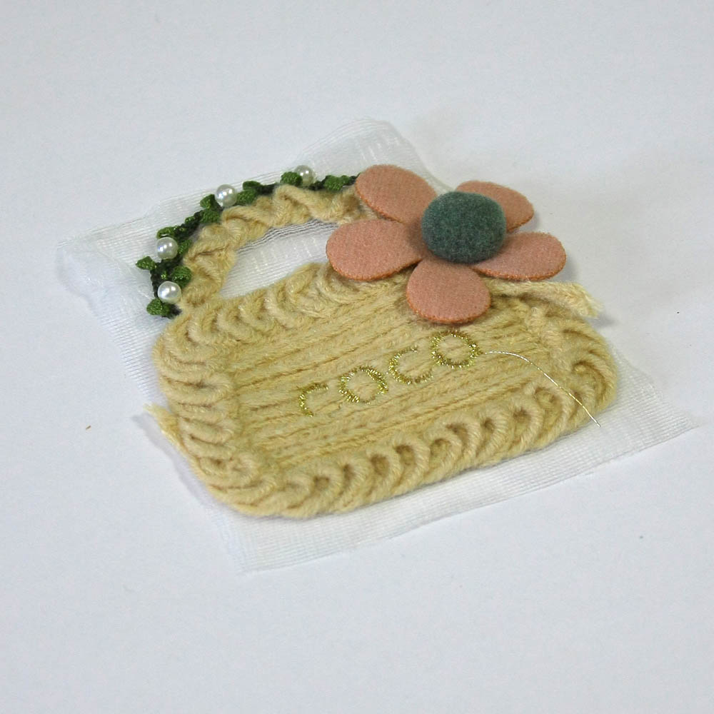 Аппликация вязаная пришивная Сумка COCO 7*7,5см Правый бежево-розовый цветок, золотой люрекс, белый жемчуг, шт. Аппликации Пришивные Кружевные Вязаные