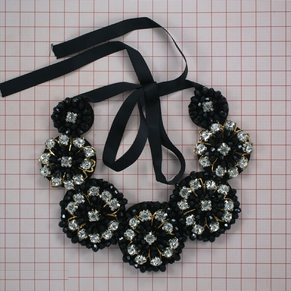 Воротник завязки, черный войлок, металл gold, черный пластик камни, белые камни, шт. Воротники