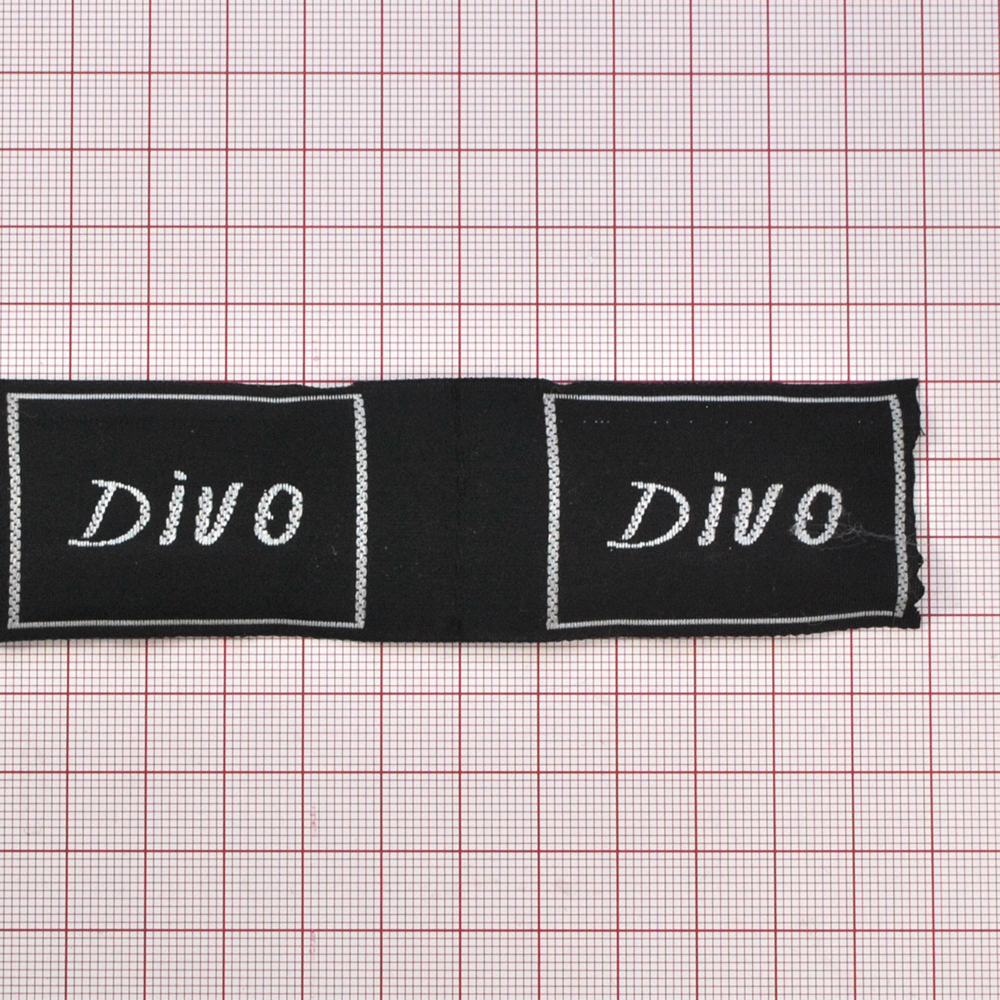 Этикетка тканевая вышитая Divo /3,3см. Вышивка / этикетка тканевая
