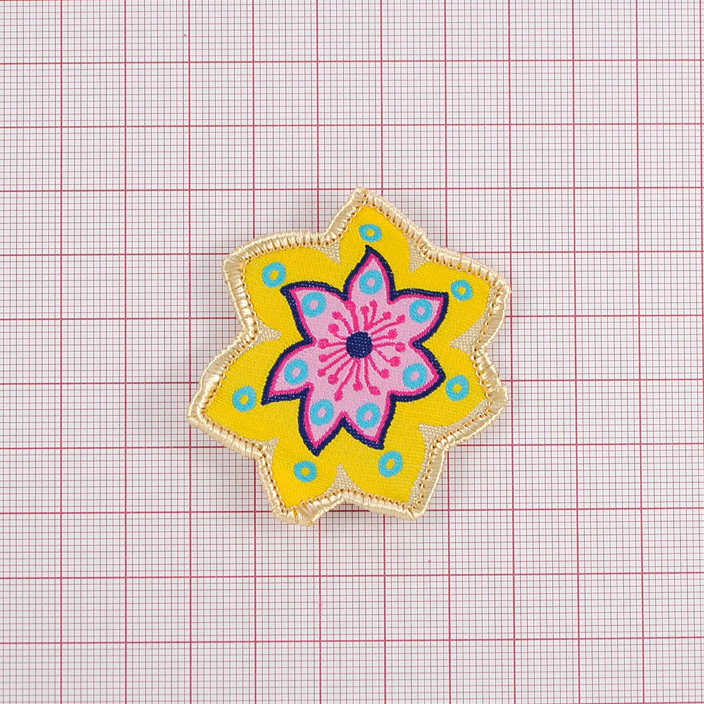 Нашивка тканевая Цветок желтый 49х46мм с оверлоком /atkisatin/, шт. Нашивка Детская