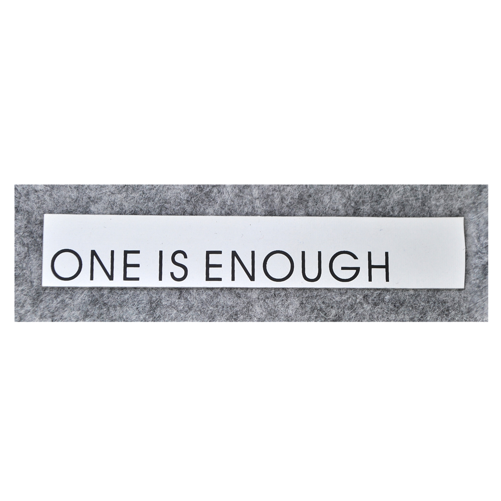 Термоаппликация резиновая ONE IS ENOUGH 110*19мм, черная надпись, белый фон, шт. Термопереводки Резиновые, Термопленка