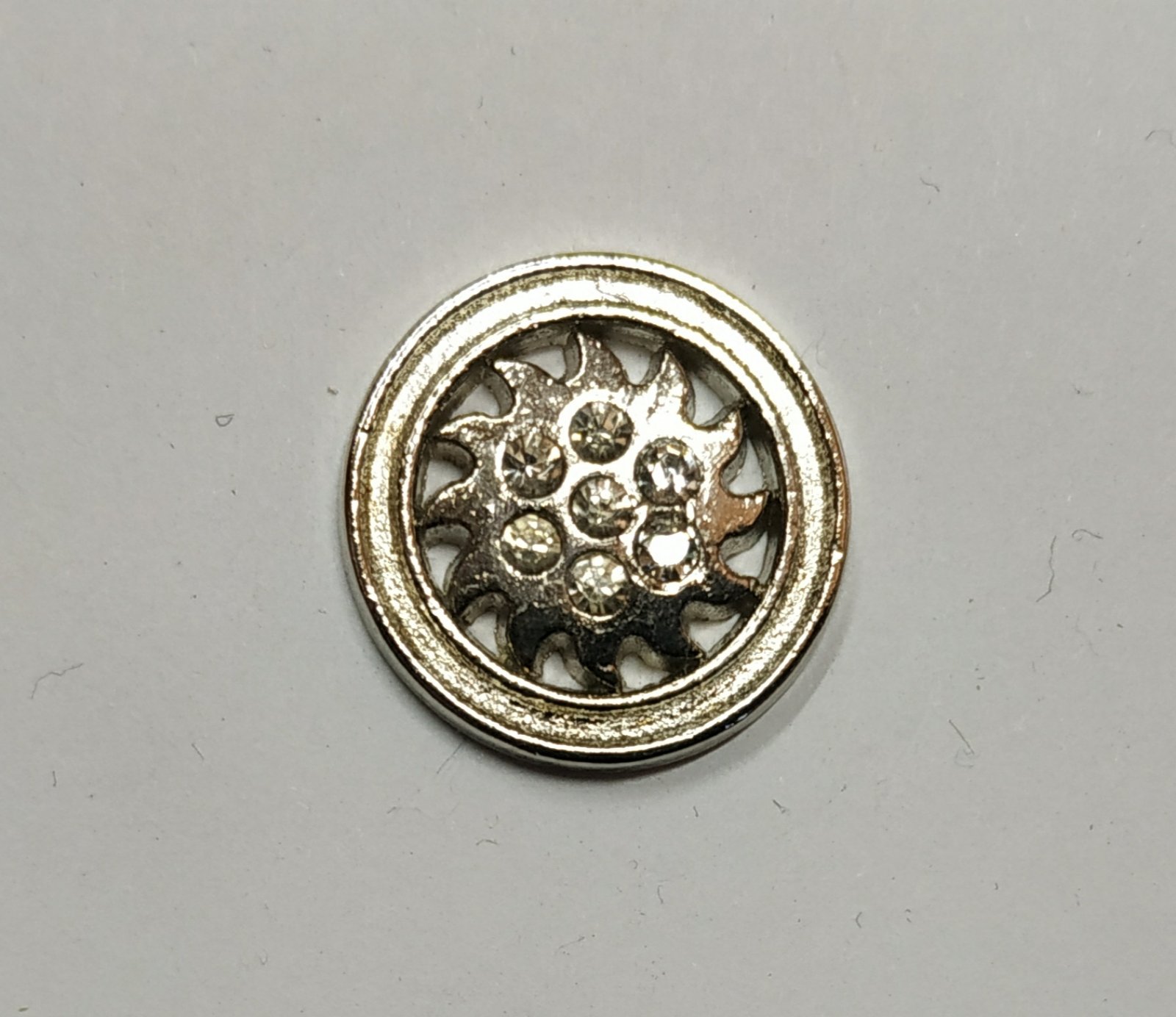 Пуговица AD-10-28 nik 17мм. Пуговица металлическая