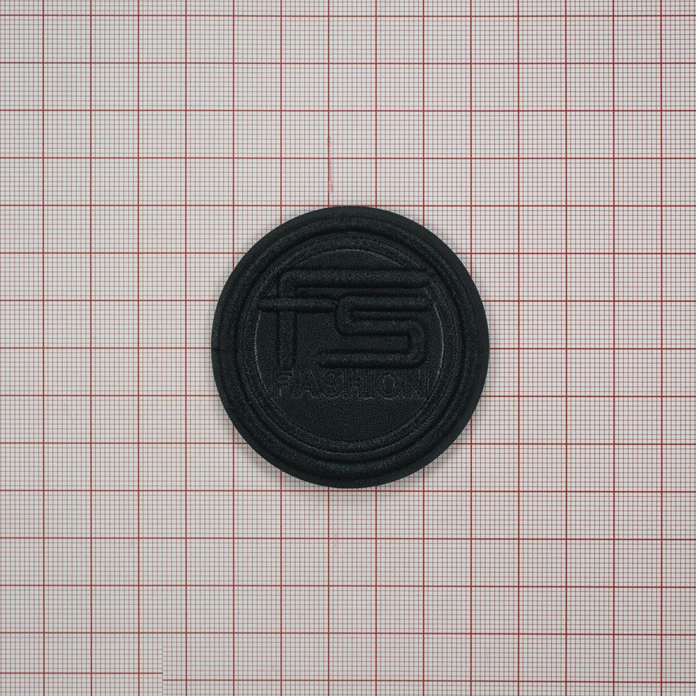 Нашивка кожзам FS Fashion вышитый 6*6см черный, вышитый лого, шт. Нашивка Кожзам