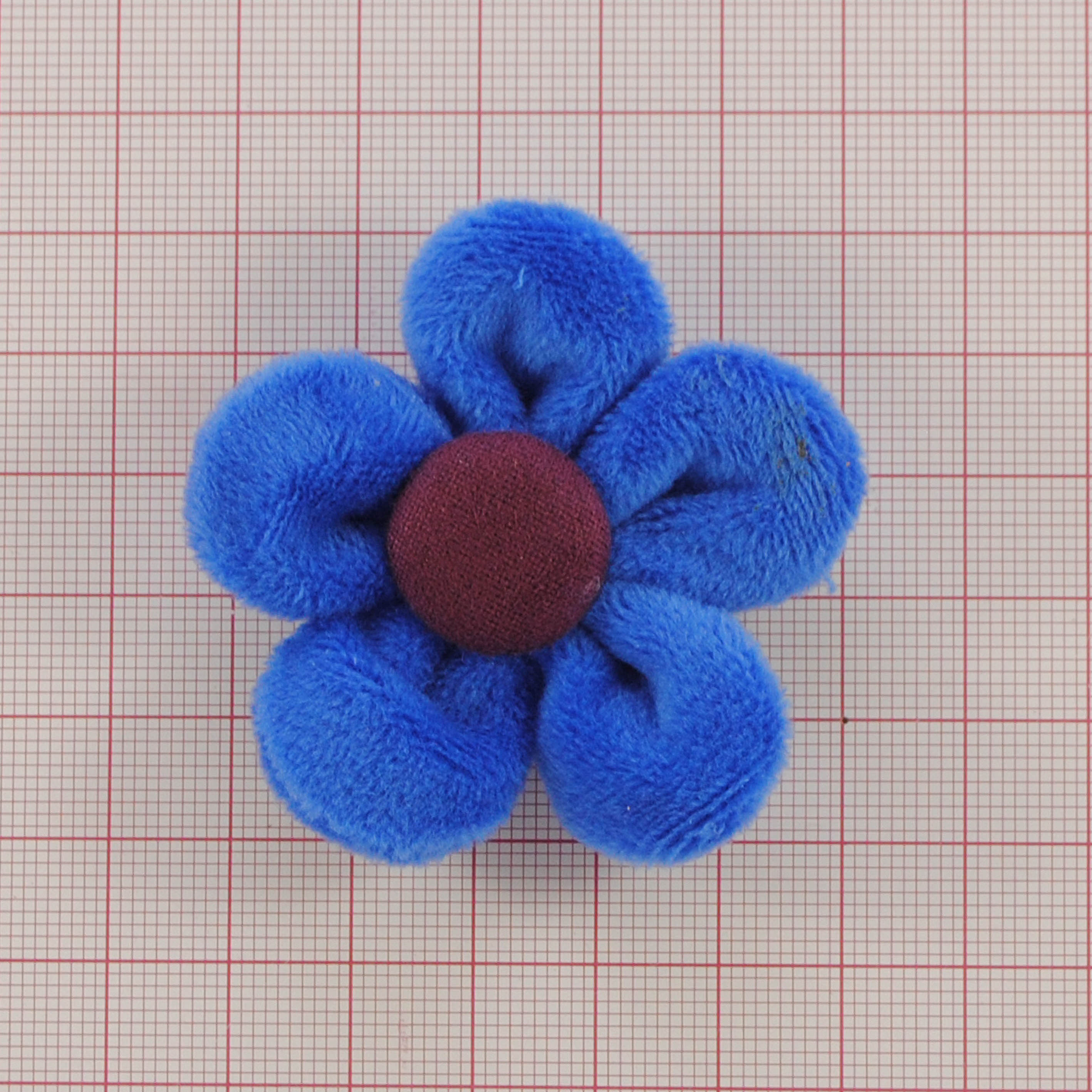 Аппликация тк. приш. дет. плюшевый цветок 5*5см, син., бордо., шт. Аппликации Пришивные Кружевные Вязаные