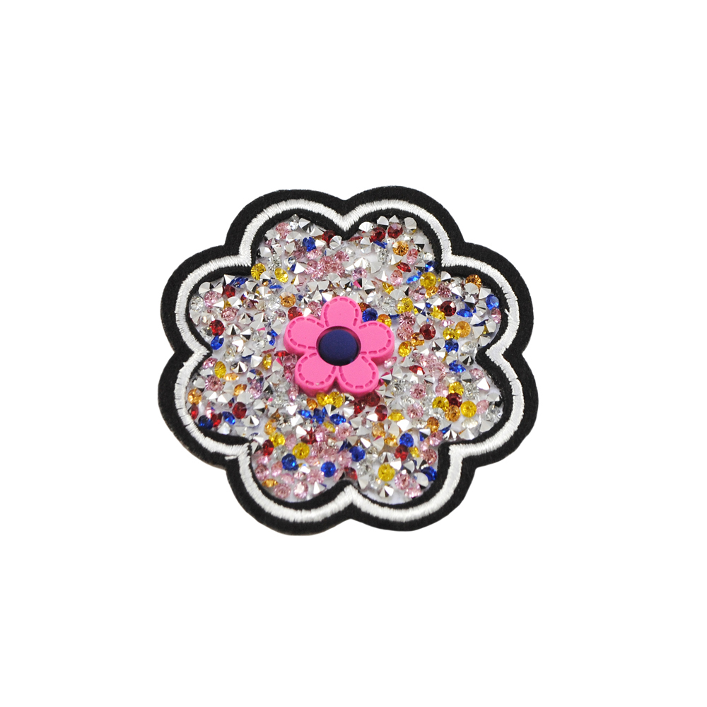 Аппликация клеевая стразы Ромашка 7*7см черный, белый, резина розовый, синий, камни желтый, красный, белый, синий, шт.. Аппликации клеевые Стразы комб.