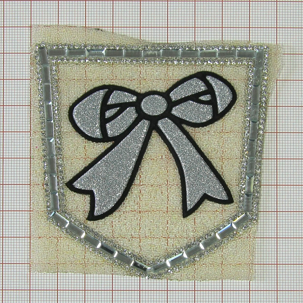 Аппликация клеевая стразы карман Бантик светло-желтый хамелеон, серебро, черный замш, белые камни, 9*9см, шт. Аппликации клеевые Стразы комб.