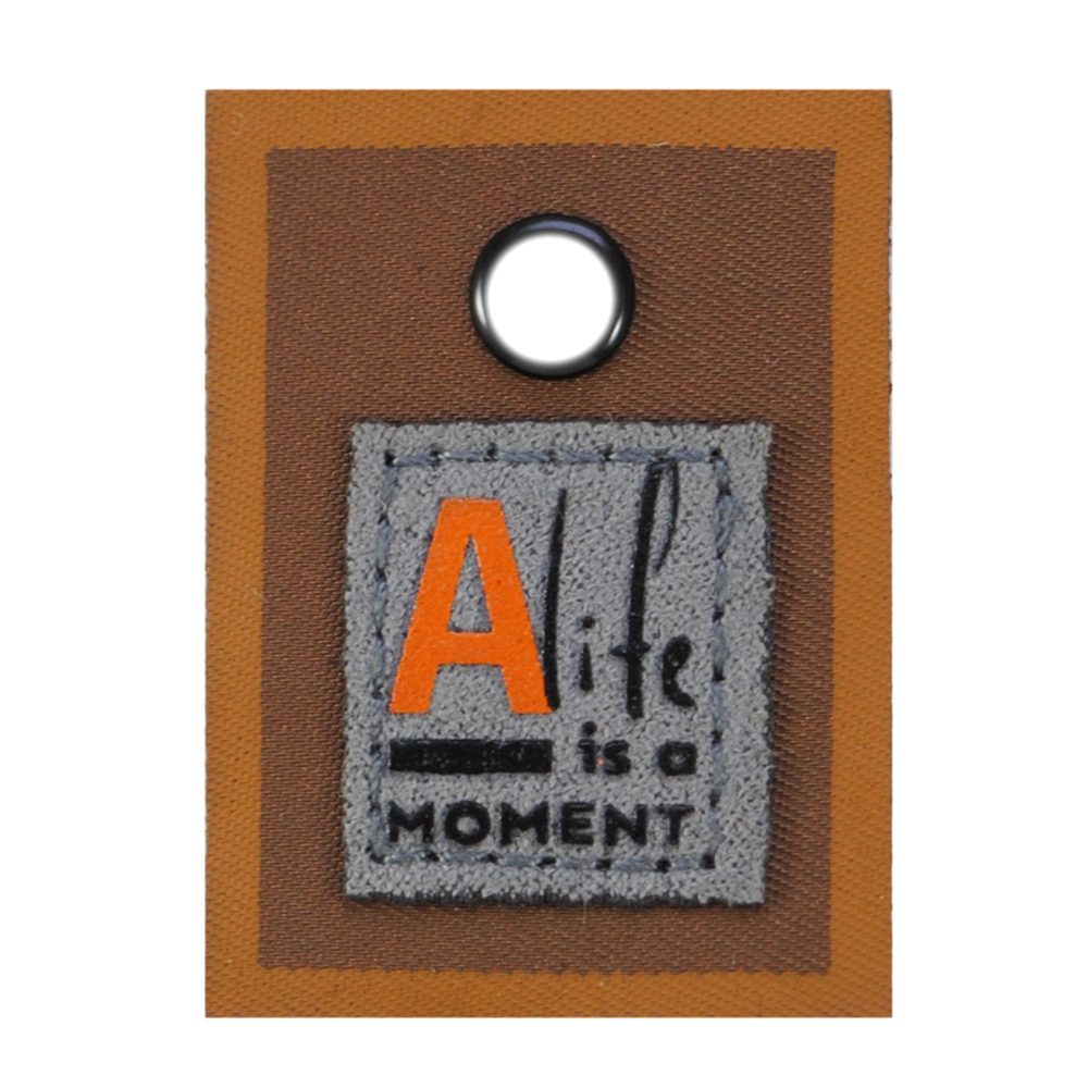 Лейба ткань., Alife is a moment, блочка черн., 4.7*3.4см, коричн., сер.,оранж., черн, шт. Лейба Ткань