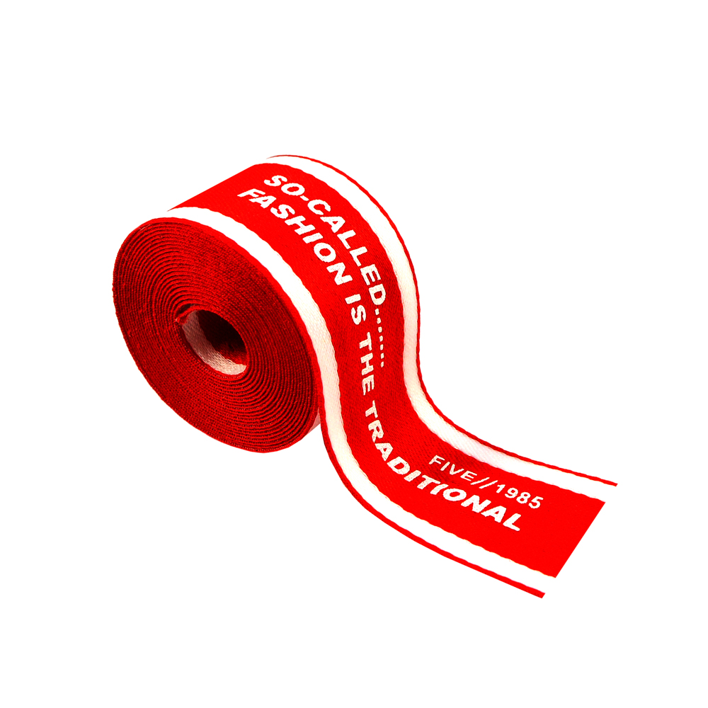 Тесьма тканевая пришивная FASHION IS THE TRADITIONAL 2,3см, красный, белый, 50ярд. Тесьма